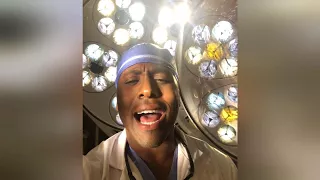 Doctor Pauses Between Trauma Surgeries to Sing Beautifully