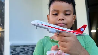 Zefa Unboxing Pesawat SICHUAN Airlines 3U8633