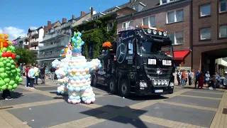 Kalkar on Wheels 2022 in Emmerich am Rhein | Aufnahmen vom Lama Pascal |balloon walking act