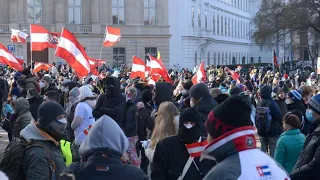 Trotz Demonstrationsverbots: Proteste gegen Corona-Maßnahmen in Wien