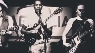 Leon Bridges - Chain Gang (Sam Cooke Cover Live from Magnolia Motor Lounge)