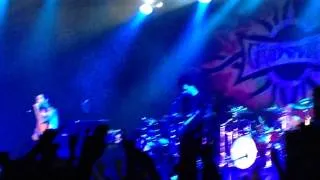 Godsmack - I Stand Alone (Live in Moscow) [iPhone5]