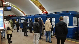 Реверс поезда в минском метро, станция Институт культуры