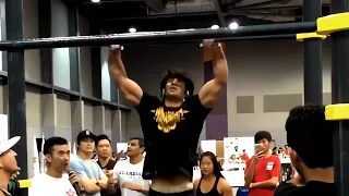 You Can Feel He's About To Destroy That Muscle Up
