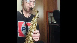 Playing along Charlie Parker's Cheryl on Alto Saxophone