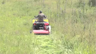 Roçaderia para mato pesado e terreno acidentado.