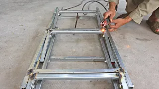 Great craftsman's idea to make a smart compact folding ladder / DIY smart folding metal