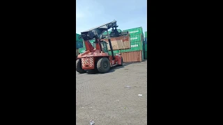 Kalmar Crean alat pengangkat kontainer/peti kemas