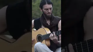 Soulful guitar of Estas Tonne