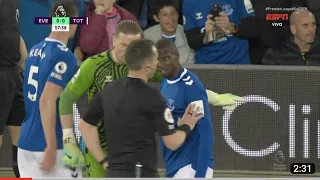 Abdoulaye Doucouré RED CARD _ Everton vs Tottenham Hotspur 0-0  harry kane punched in the face