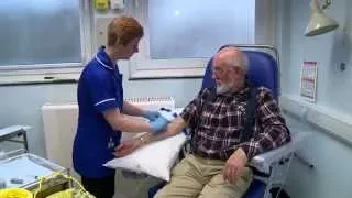 Having a bone scan | Cancer Research UK