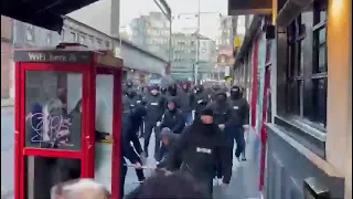 Celtic fans attack Rangers fans [FIGHT]