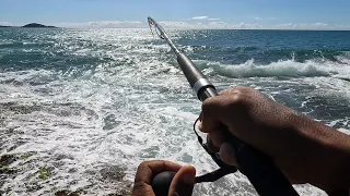 SE VOCÊ USAR ESSA ISCA VAI PEGAR PEIXE GRANDE CARRAGUEJJINHO PESCARIA DE COSTEIRA GUARAPARI_ES