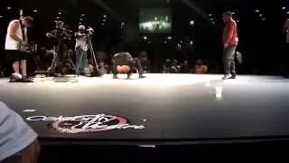 DAYLYT TAKES A SHIT ON STAGE