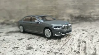 Unboxing Bmw 750Li 1:64 Mini GT Diecast Car