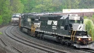 2 Trains Race WB at Horseshoe Curve!