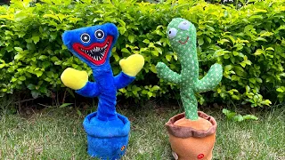 2023 Dancing Huggy Wuggy Plush VS Dancing Cactus Plush Review - Talking, Singing and Dancing!