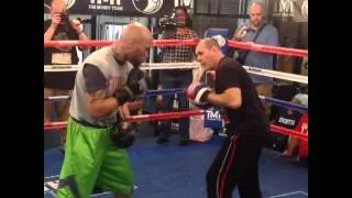 Ishe Smith training with Rafael Ramos