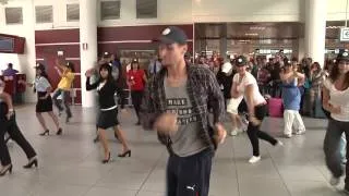 Flash mob all'aeroporto di Ciampino