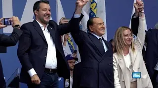 Meloni, Salvini, Berlusconi e Lupi insieme sul palco a Piazza del Popolo