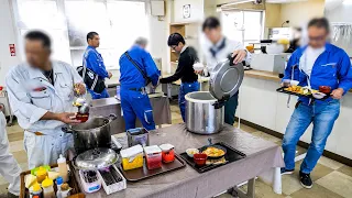 Fried chicken! Katsu-don! The restaurant for dockworkers is packed with hungry men.