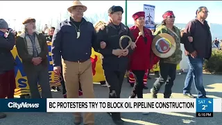 B.C. protesters try to block oil pipeline construction