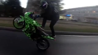 Kawasaki 250r ninja stunt