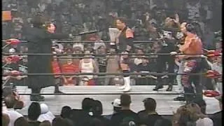 Hogan comes down disguised as Sting, jumps Piper (HQ)