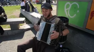 Scott Dunbar One Man Band Singing Tin Foil Hat - DSC 2089