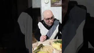 МУКБАНГ - КИЛЬКА 🐟 С КАРТОШКОЙ 🥔