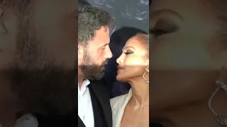 Ben Affleck and Jennifer Lopez kiss on ‘The Mother’ red carpet #shorts