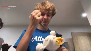 TommyInnit Abusing Ranboo’s Youtooz Plushie