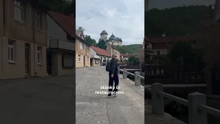 🏰 Vydejte se po železnici na hrad Karlštejn!