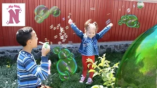 Мыльные пузыри развлечение для детей Soap bubbles entertainment for children