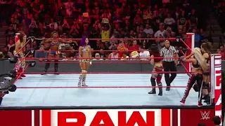 Sasha Banks, Bayley & Ember Moon Vs The Riott Squad - WWE Raw 20/08/2018 (En Español)
