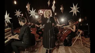 Vivienne Mort feat Moon'que quartet — Christmas Song [ live on #@)₴?$0 ]