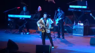 Elvis Presley - That's Alright Mama , Justin Shandor HD en Movistar Arena Santiago (31/08/2012)