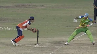 Kerala team loses a crucial wicket vs Veer Marathi at a crucial point of the game | CCL