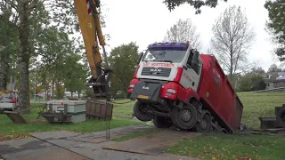 Vrachtwagen komt vast te zitten tijdens baggerwerkzaamheden in Lelystad