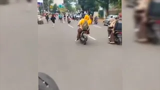 Tawuran 2 Kelompok Pelajar dengan Senjata Tajam Resahkan Warga dan Pengguna Jalan