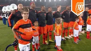 TIJMEN MET MEMPHIS DEPAY HET VELD OP