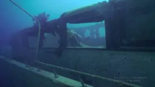 Diving wreck of Emperor Fraser liveboard