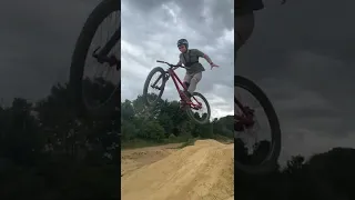 What Sundays are all about sick day shredding with the boys!🚲 #mtb #biking #riding #jumps #tricks