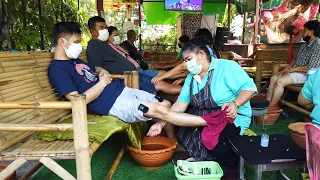 $1 World's Cheapest THAI FOOT MASSAGE at a Local Market in Thailand