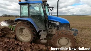 2002 New Holland TS100 5.0 Litre 4-Cyl Diesel Tractor (100 HP) Dowdeswell Plough at Teme Valley