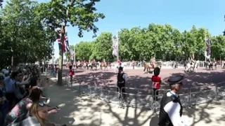 Queen Elizabeth's Carriage #TroopingTheColour