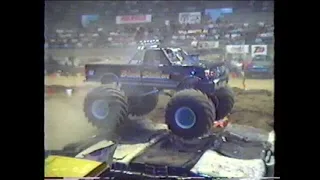 CLASSICS : Omaha 1988 : Battle Of The Monster Trucks