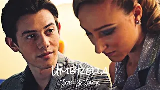 Jodi & Jack - Umbrella (Tall Girl 2)