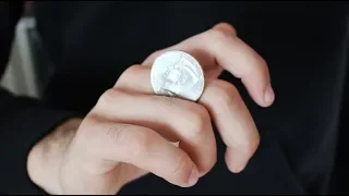 HOW TO ROLL A COIN ACROSS YOUR FINGERS! TUTORIAL