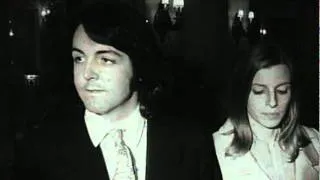 Paul McCartney marries Linda Eastman